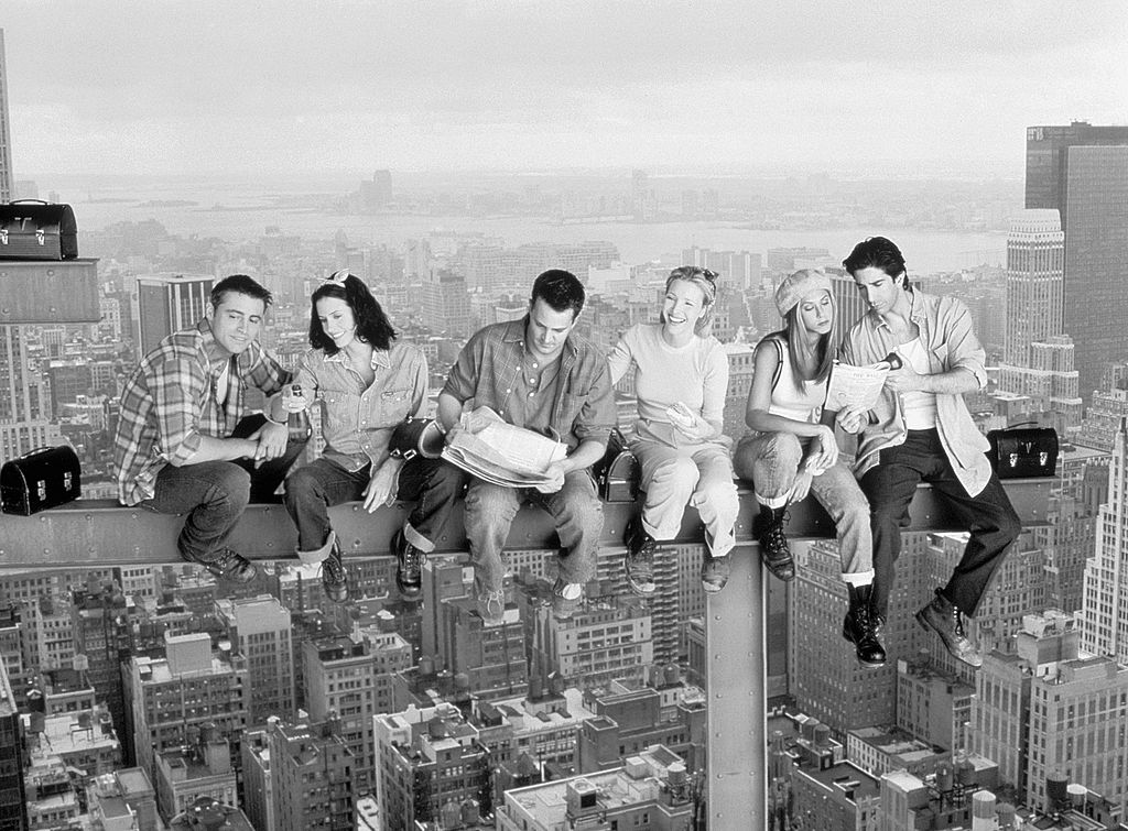 FRIENDS -- Pictured: (l-r) Matt LeBlanc as Joey Tribbiani, Courteney Cox Arquette as Monica Geller, Matthew Perry as Chandler Bing, Lisa Kudrow as Phoebe Buffay, Jennifer Aniston as Rachel Green, David Schwimmer as Ross Geller  (Photo by NBCU Photo Bank/NBCUniversal via Getty Images via Getty Images)